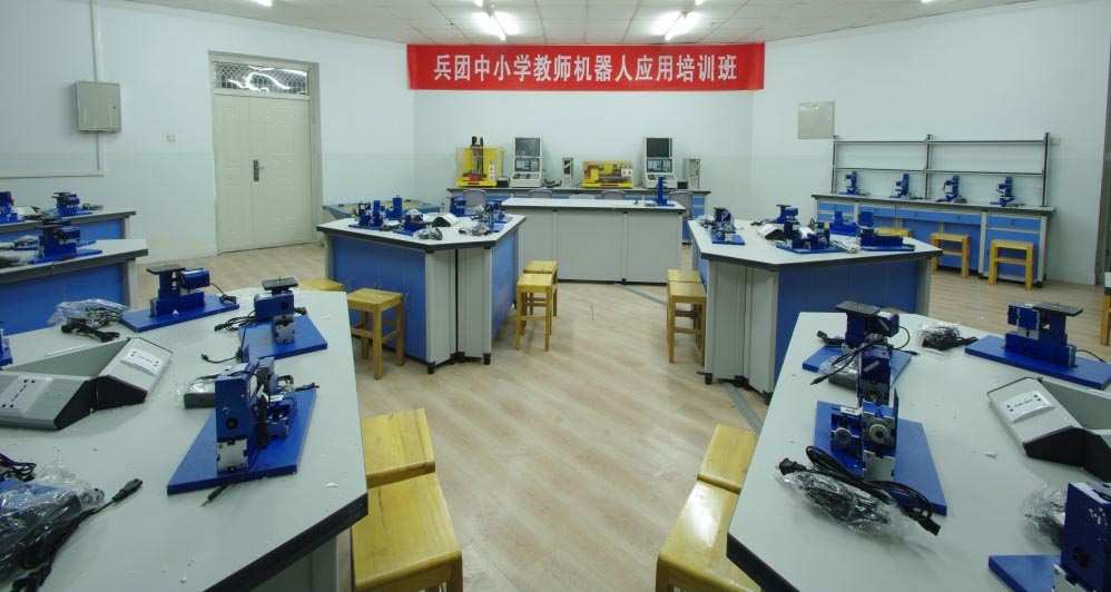 通用技術(shù)實(shí)踐室2